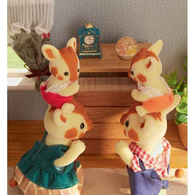 Sylvanian Families - Highbranch Giraffe Family (5639)