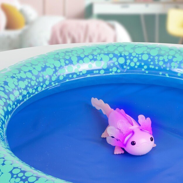 Fingerlings - Baby Axolotl w Inflatable Pool