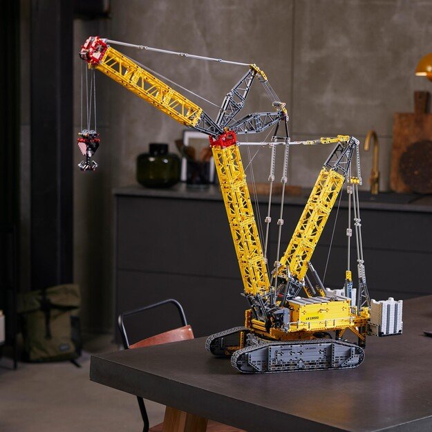 LEGO Technic - Liebherr Crawler Crane LR 13000 (42146)