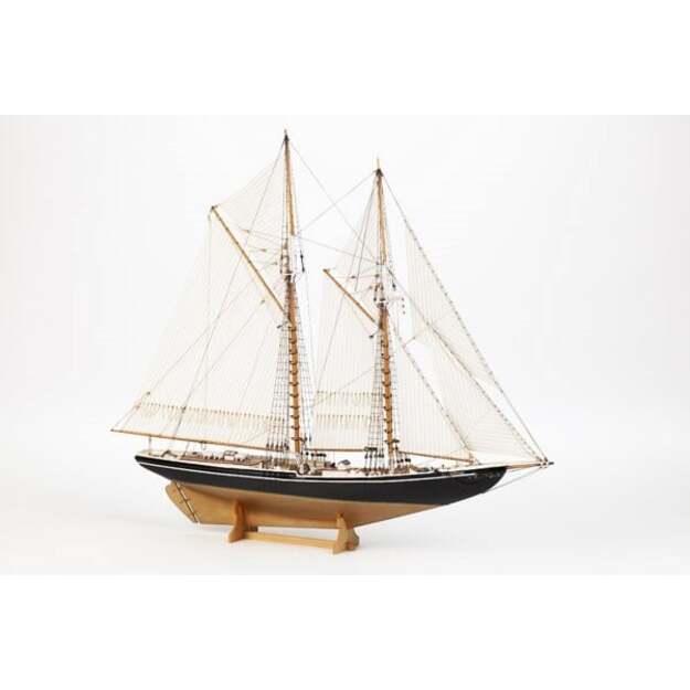 Billing Boats - Bluenose II - Wooden hull (428350)