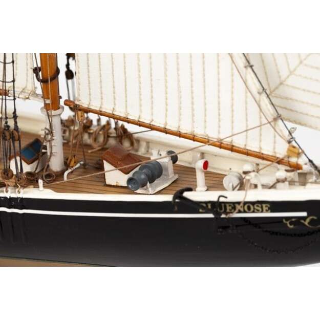 Billing Boats - Bluenose II - Wooden hull (428350)