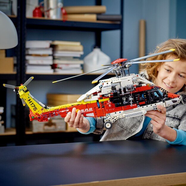 LEGO Technic - Airbus H175 Rescue Helicopter (42145)