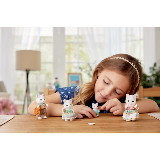 Sylvanian Families - Latte Cat Family (5738)