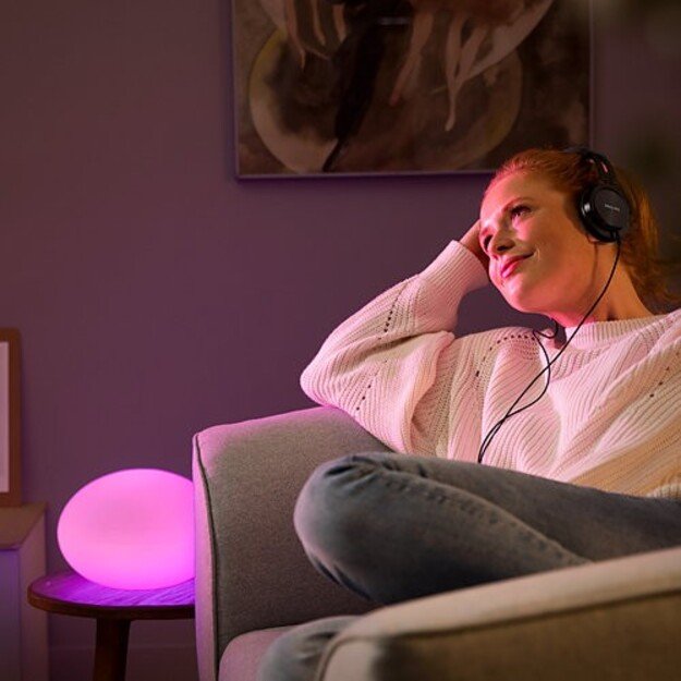 Philips Hue  -  Flourish Table Light - White & Color Ambiance 5