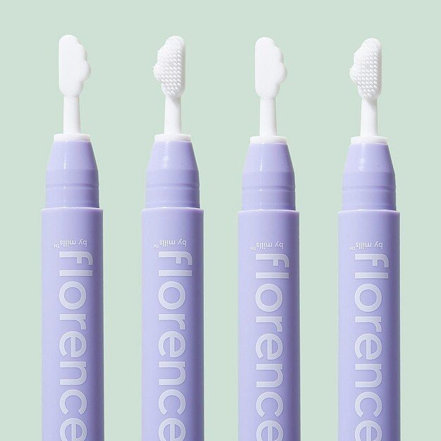 Florence by Mills - Brow Wax With Cloud Brush