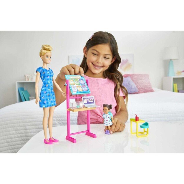 Barbie - Careers Nurturing Playset (DHB63)