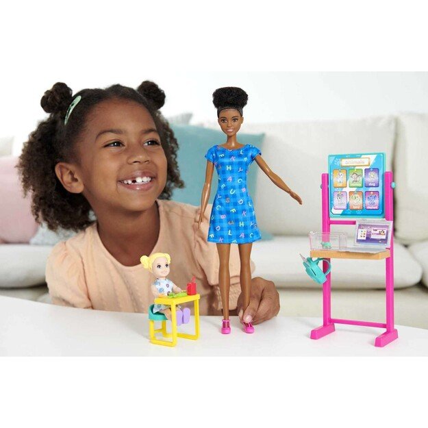 Barbie - Careers Nurturing Playset (DHB63)