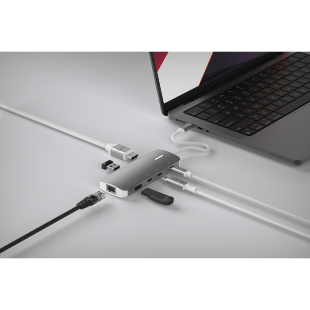 LINQ - 8in1 8K PRO 140W USB-C Multiport Hub