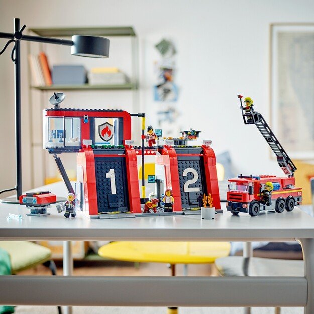 LEGO City - Fire Station with Fire Truck (60414)