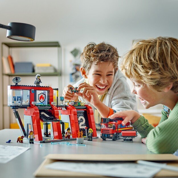 LEGO City - Fire Station with Fire Truck (60414)