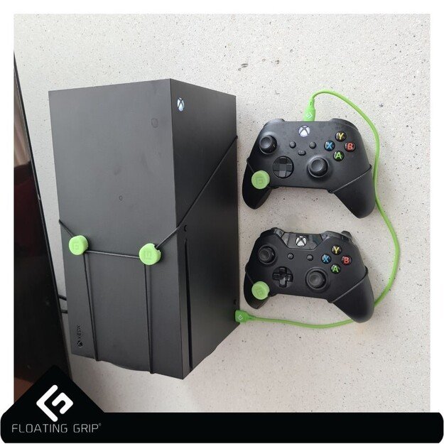 Floating Grip Xbox Series X wall mount Bundle Black