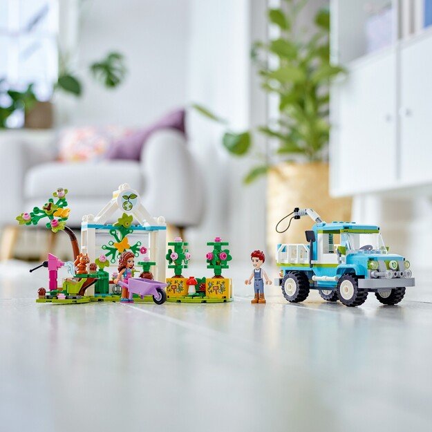 LEGO Friends - Tree planting cart (41707)