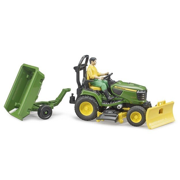 Bruder -  BWorld John Deere Lawn Tractor with trailer and gardener (62104)